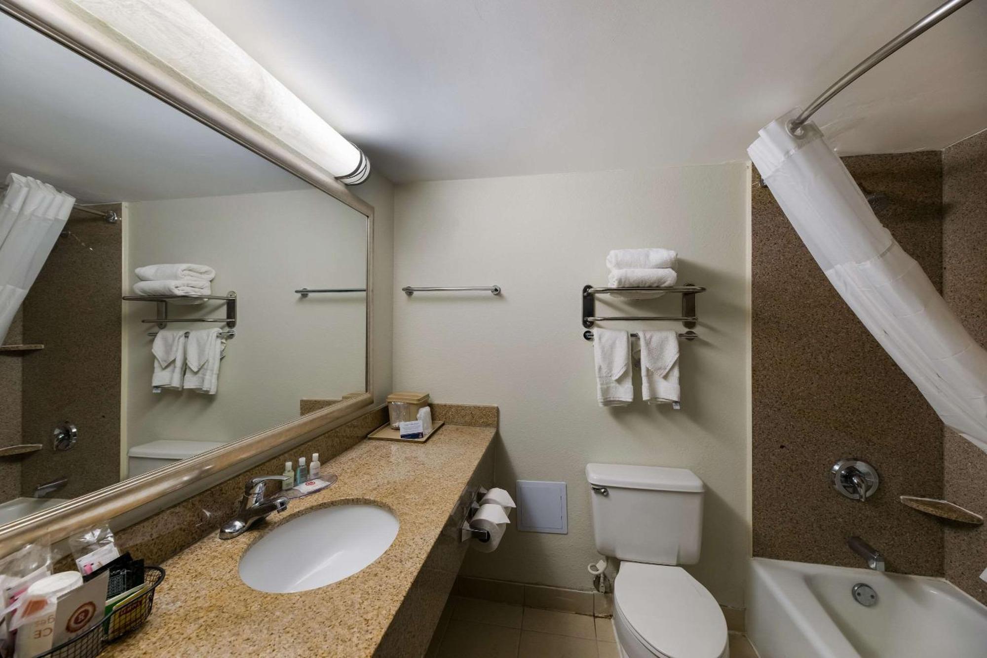 Suburban Studios San Angelo Bagian luar foto
